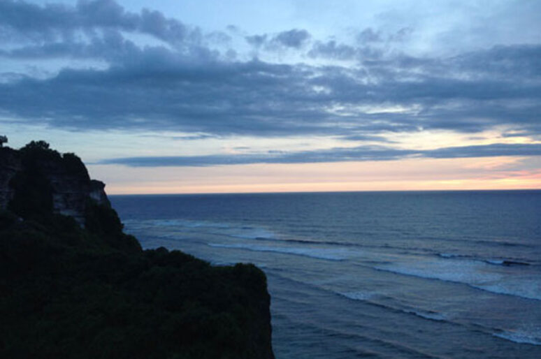 Single Fin Bar Where The Most Beautiful People On Uluwatu Bali Drink & Relax