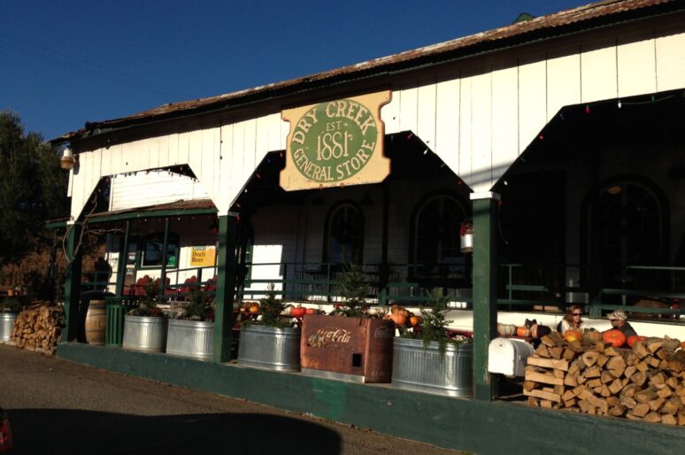 Dry Creek General Store’s Quaint Dive Bar