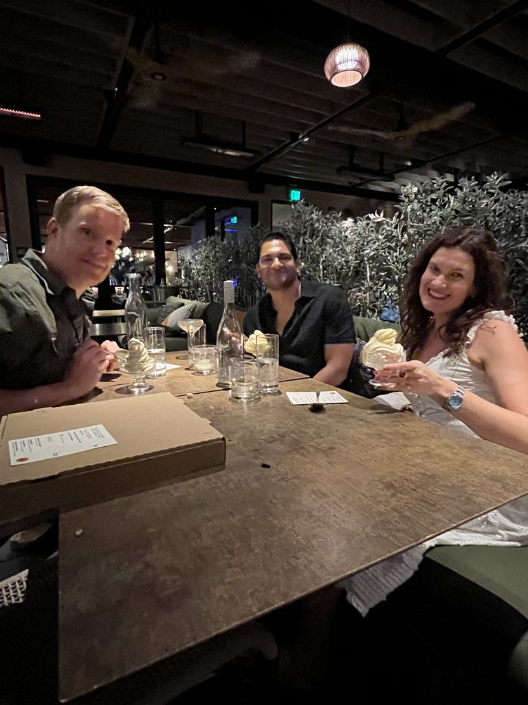 Brunch with friends at Roof 106 | The JetSetting Fashionista