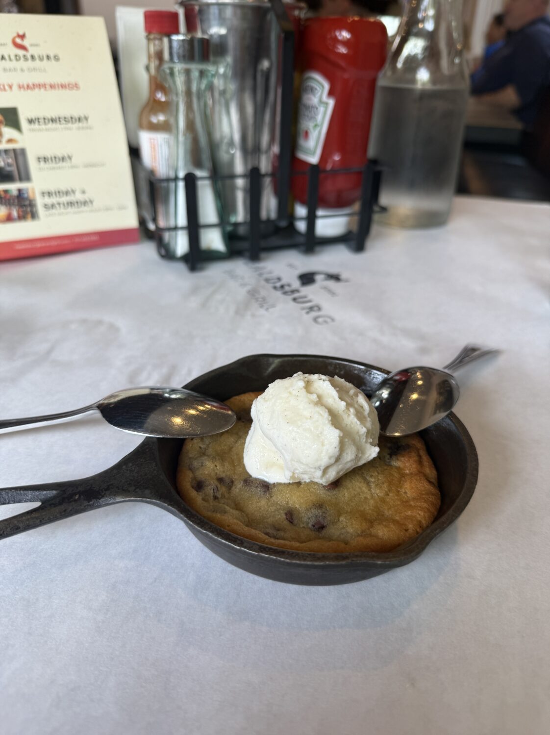 Healdsburg Bar & Grill