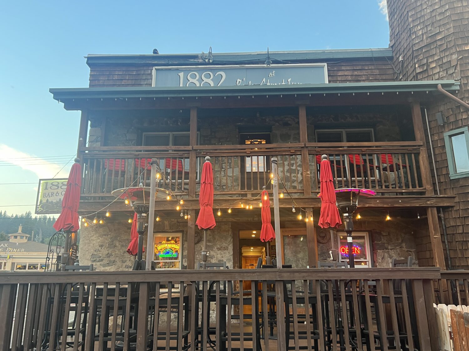 1882 Bar