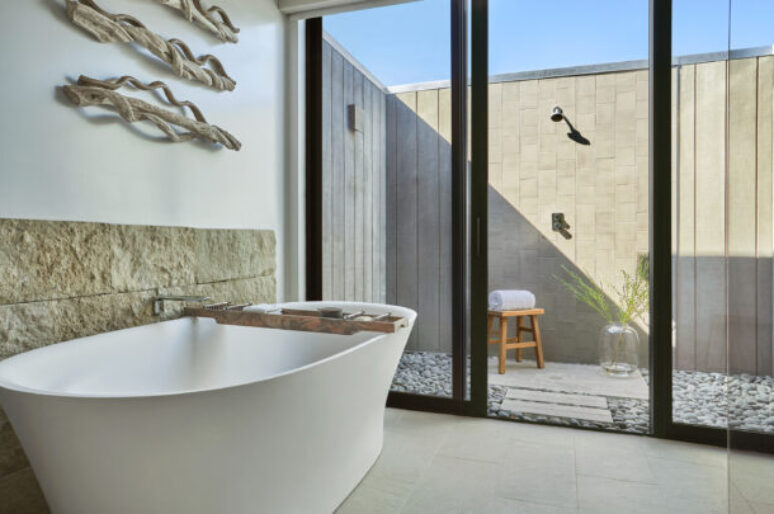 The Best Outdoor Hotel Showers & Outdoor Baths