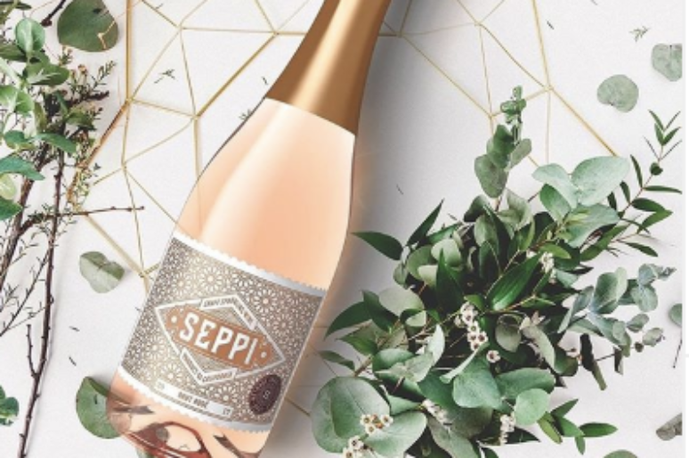 Valentine’s Day Gift Guide for the Wine & Beauty Lover