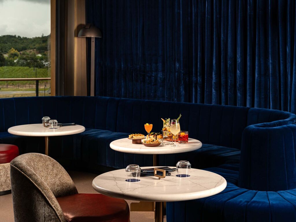 The lounge at Andy’s BeeLine, Appellation Healdsburg | The JetSetting Fashionista